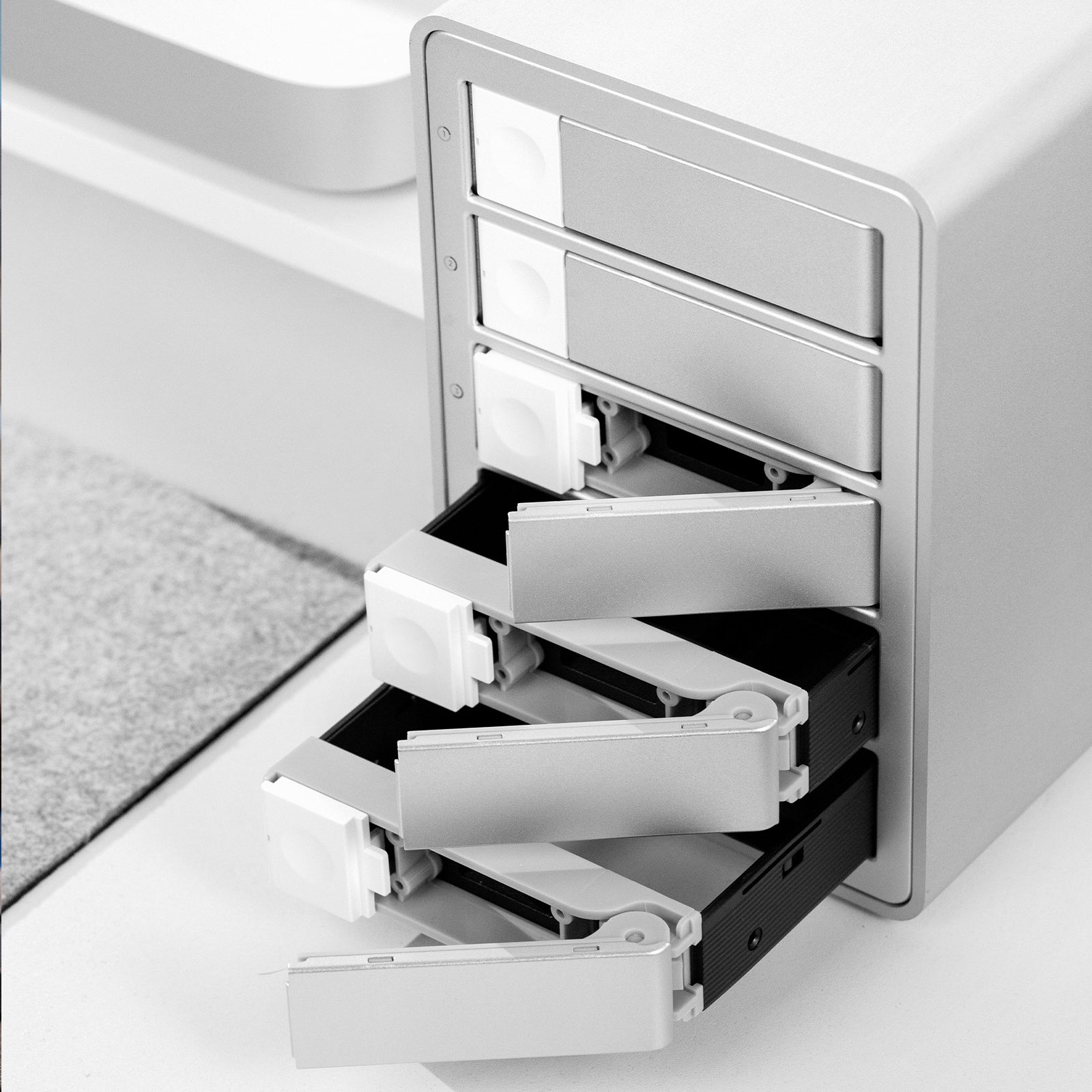 ORICO 99 Series Multi Bay Type-C SATA Enclosure Daisy-Chain DAS Solution ORICO