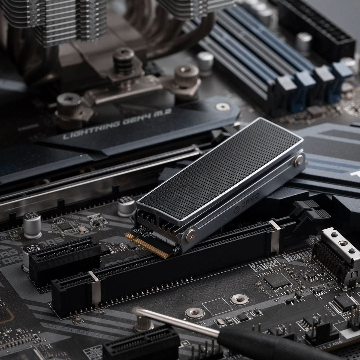 ORICO OSC PCIe 4.0 NVMe SSD with Heatsink for Gaming and Creation